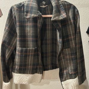 Green Teddy Jacket with Relaxed Fit and Collared Neckline